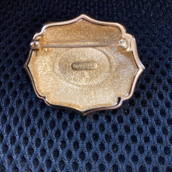 Vintage Burberry's Brooch - Picture 3 of 3
